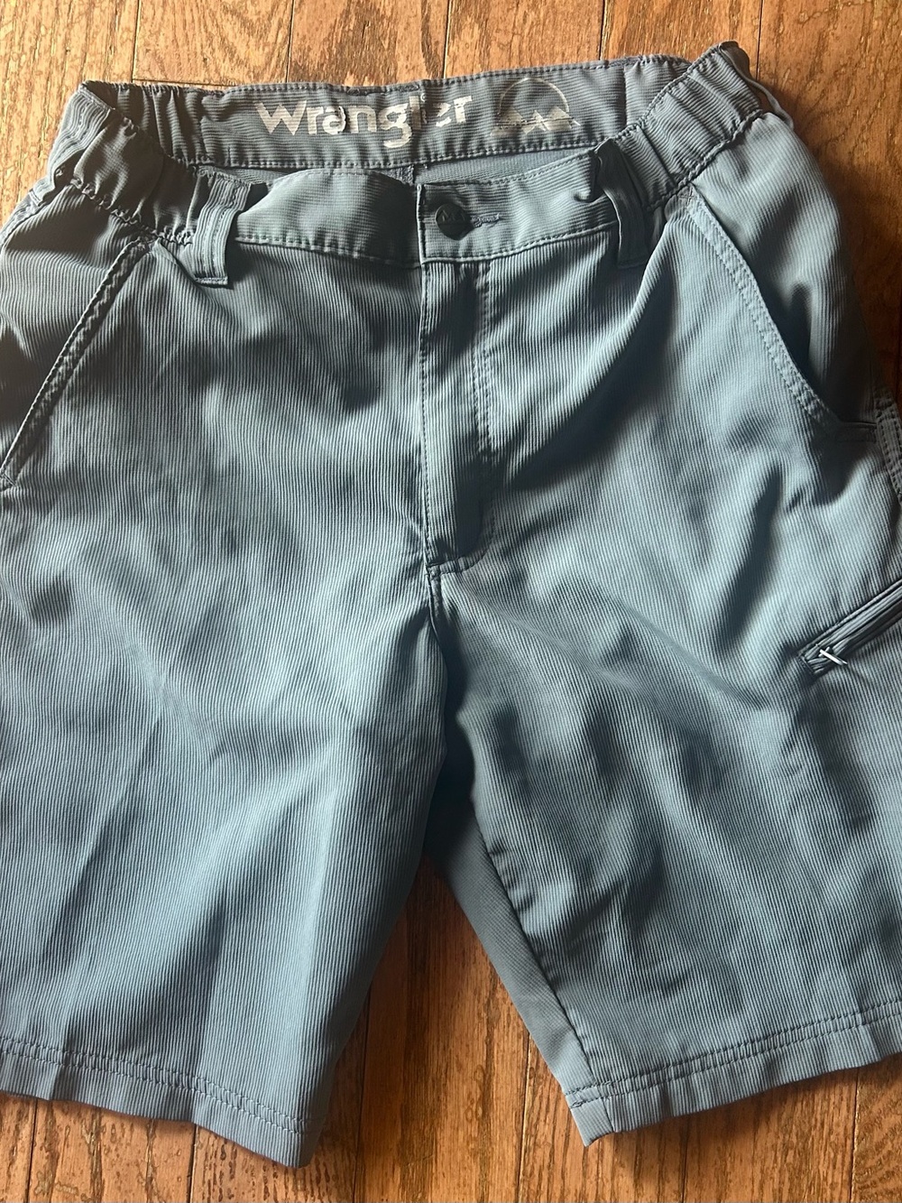 Wrangler Men's light blue/gray sports  Shorts